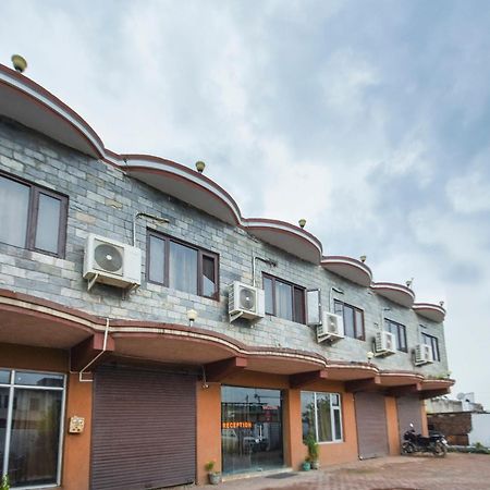 Oyo Flagship Vibes Hotel Nalagarh Экстерьер фото
